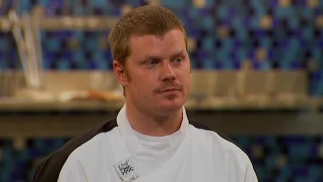 S08:E11 - 6 Chefs Compete