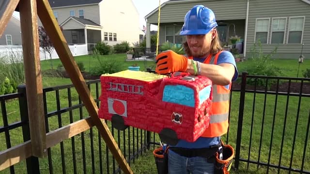S01:E09 - Handyman Hal Birthday Party / Fun Kids Party / Fun Videos for Kids
