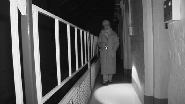 S06:E01 - Shrewsbury Prison