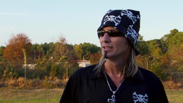 S04:E10 - Skunks on a Plane