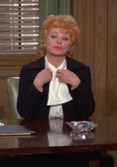 S06:E09 - Lucy and Joan Rivers Do Jury Duty poster