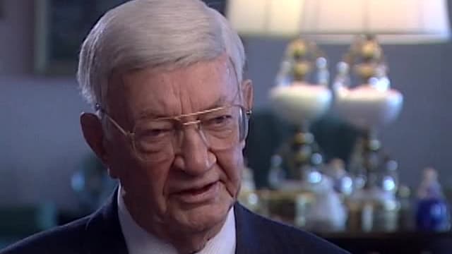 S01:E39 - Life in Disaster Row