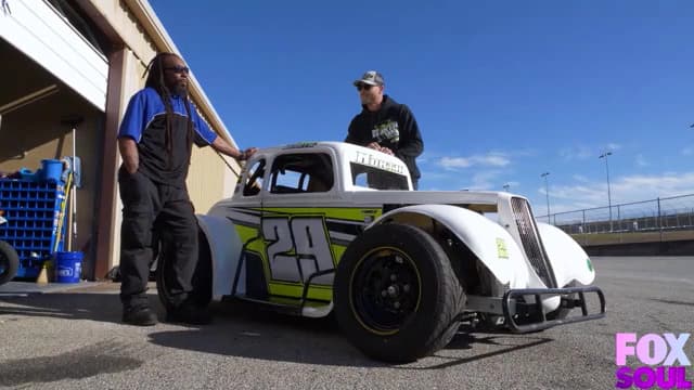 S01:E04 - Home Track Advantage