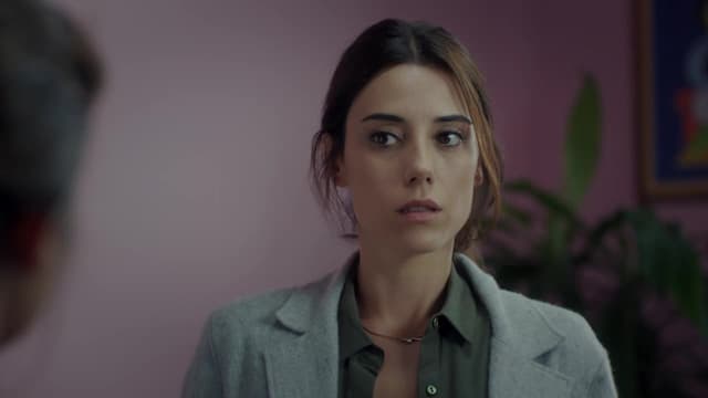S01:E01 - Zeynep y Melek