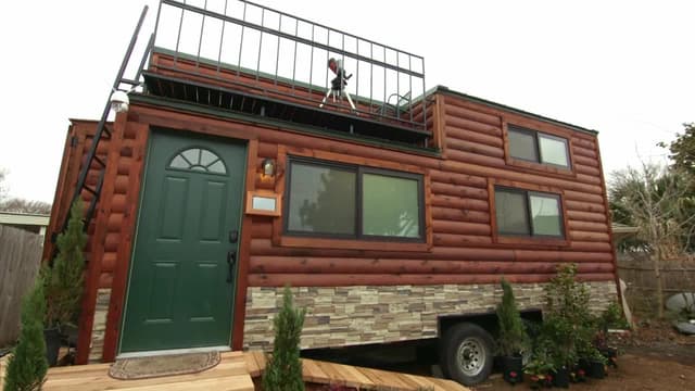 S08:E10 - Techie's Tiny Home