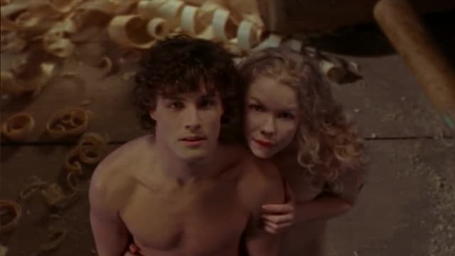 S01:E12 - The Miniaturist