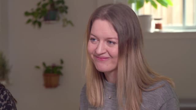 S02:E06 - Entryway Storage & Floor Lamp