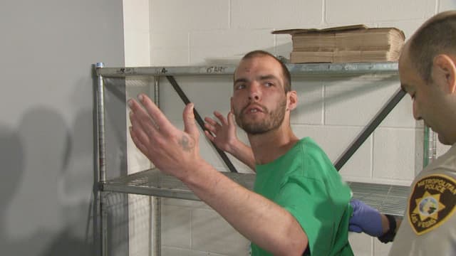 S04:E16 - Alien Among Us