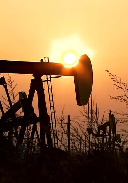 S12:E12 - Navajo Rugs and Crude Oil poster