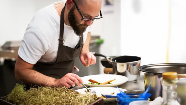 S10:E37 - Central Fish