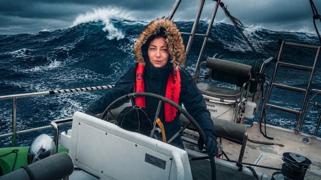 S01:E14 - 600 Miles Across the Most Feared Ocean on Earth