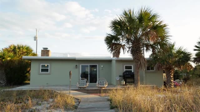 S03:E03 - Hunting the Emerald Coast