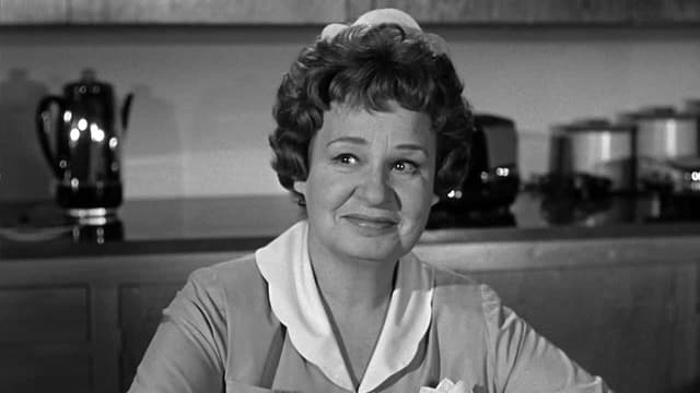 S01:E16 - Hazel's Famous Recipes