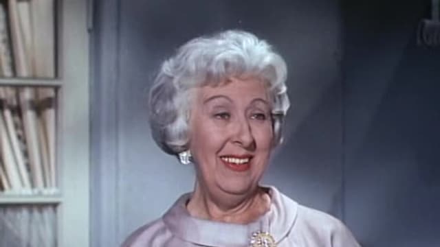 S03:E09 - All Hazel Is Divided Into Three Parts