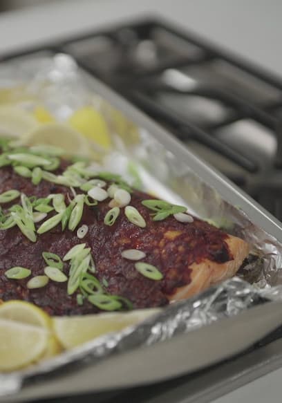 S01:E02 - Iraqi Salmon & Date Brownies poster