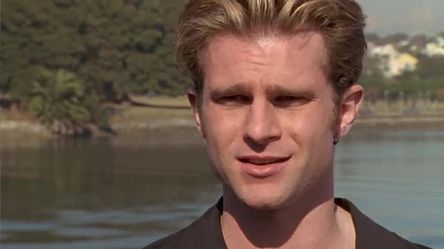 S01:E19 - Grand Prix