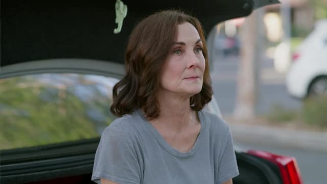 S01:E03 - The Suitcase