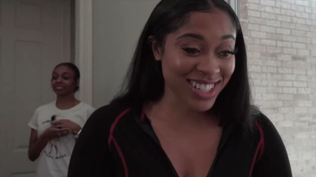 S01:E02 - Hoodrat Holly Is Here