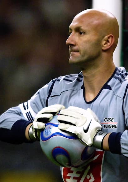 S01:E02 - Barthez vs Lloris poster