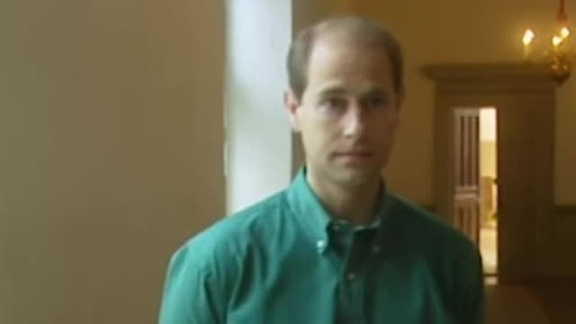 S03:E01 - Hampton Court