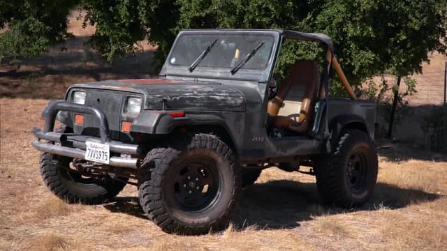 S07:E13 - Junkyard Jeep Gets 40s and Tons