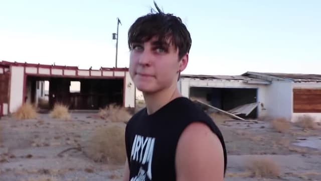 S06:E09 - Exploring an Abandoned Wasteland