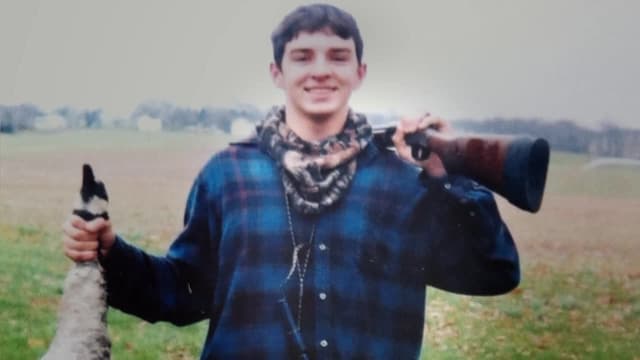 S07:E06 - My Face Belongs to a Stranger