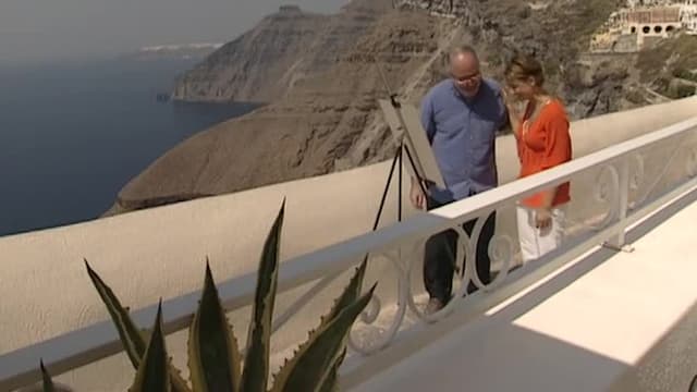 S02:E04 - Santorini, Greece