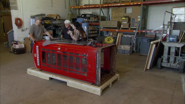 S12:E02 - Raze the Roof