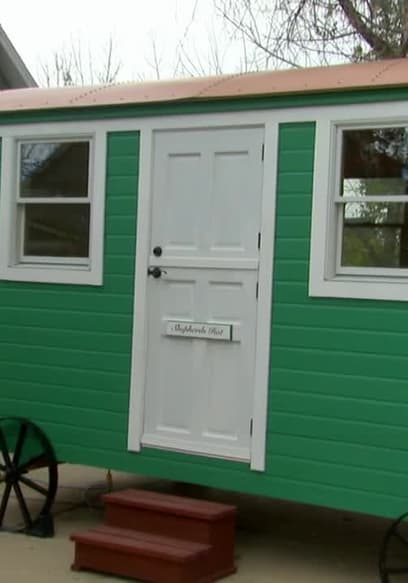 S01:E01 - Jersey City Newlyweds Search for Tiny House on Large Rural Lot poster