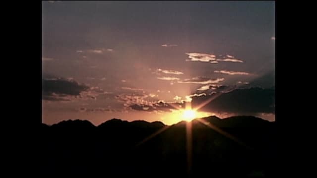 S03:E16 - Channeling the Dead