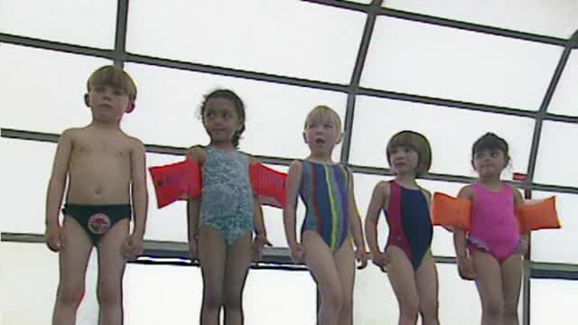 S02:E31 - Swim With Stephanie