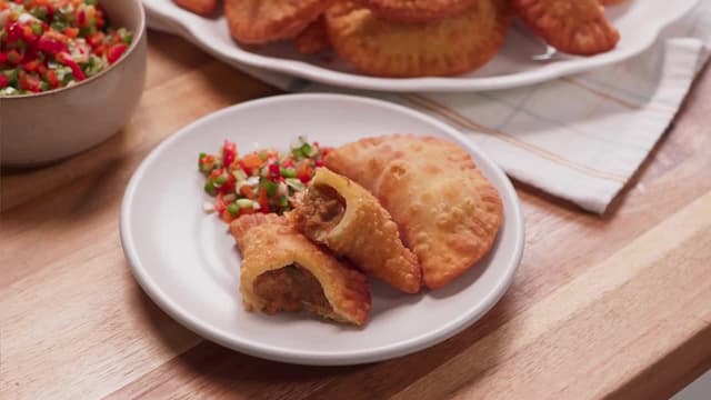 S07:E01 - The Cooking of Colombia