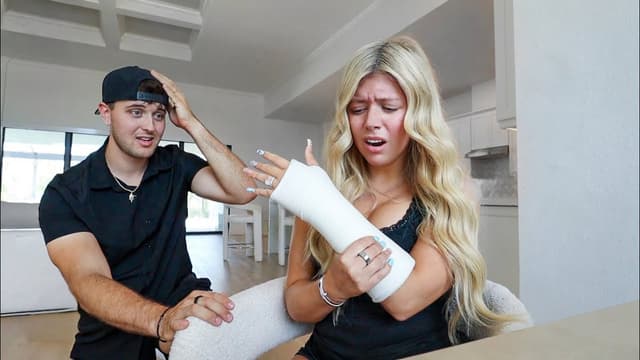 S01:E15 - An Unexpected Injury Leaves Us Hoping Mariah's Wrist Isn't Seriously Hurt