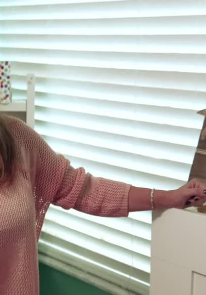 S01:E02 - Boys Aren't Nice to Her poster