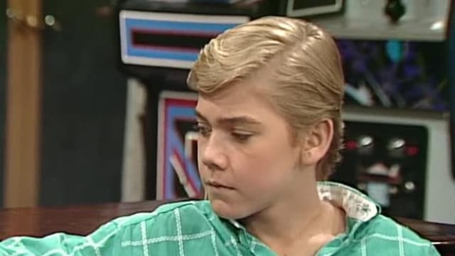 T03:C324 - S03:E324 - The Babysitters