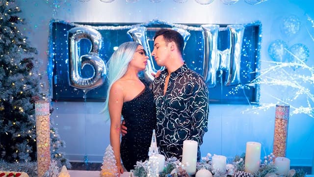 S01:E10 - My High School Winter Formal