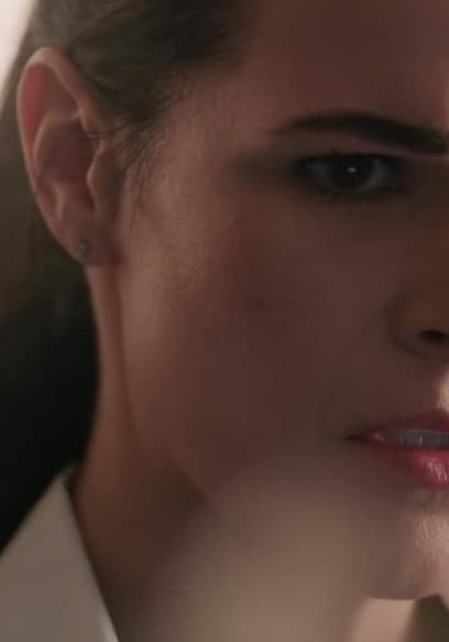 Póster de S01:E14 - Love Turned Dangerous