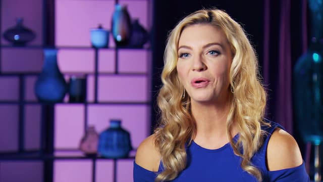 S06:E03 - The Newlyweds