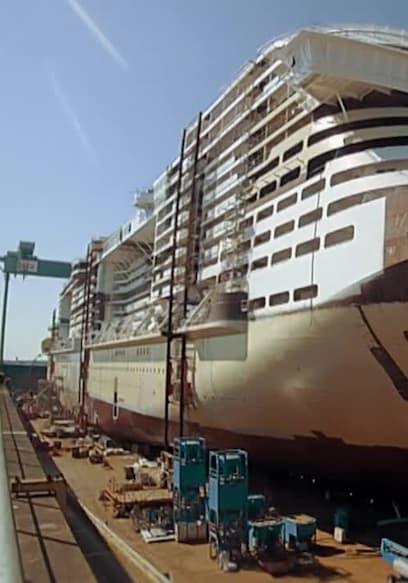 S01:E01 - Giant Cruise Ship poster