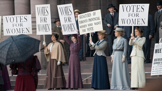 S08:E01 - On the Waterfront (Part 1)