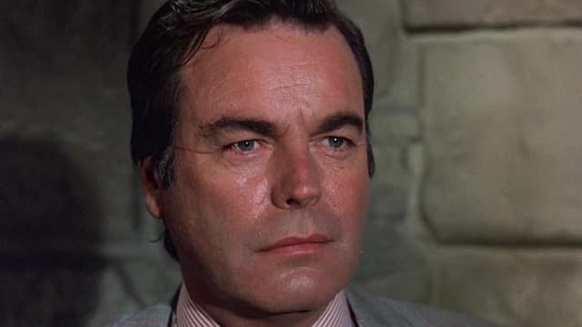 S03:E06 - Murder Up Their Sleeve