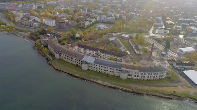 S02:E08 - Sea Fortress of Doom