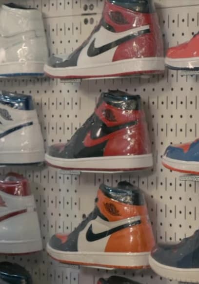 S01:E07 - Chris Rock and Sean "Diddy" Go Sneaker Shopping With Complex poster