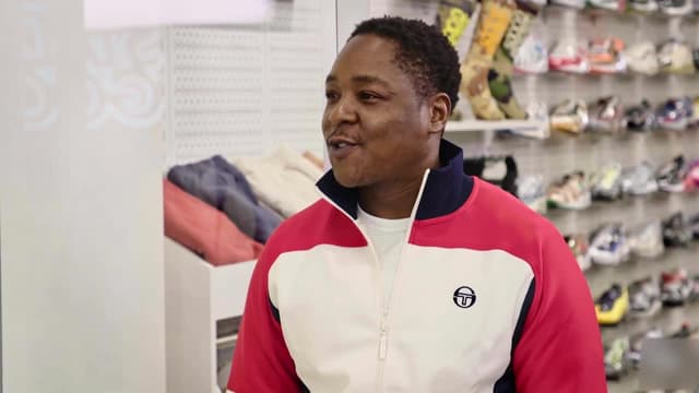 S04:E03 - Jadakiss and Shaq Go Sneaker Shopping With Complex