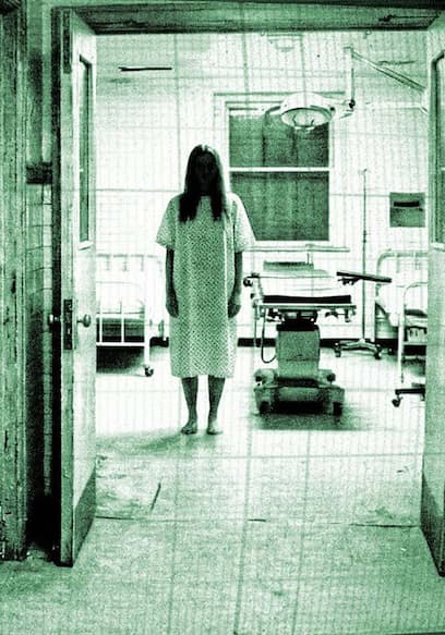 S02:E05 - Eerie Investigation at Rolling Hills Asylum poster