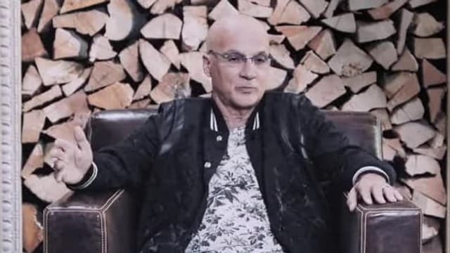 S01:E01 - Jimmy Iovine Talks Founding Interscope Records, Apple Music & Selling Beats by Dre