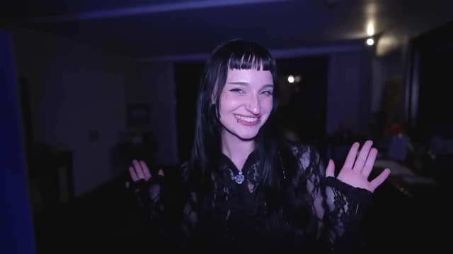 S01:E01 - Psychic Spends the Night in a Demonic Hollywood Club (Pt. 1)