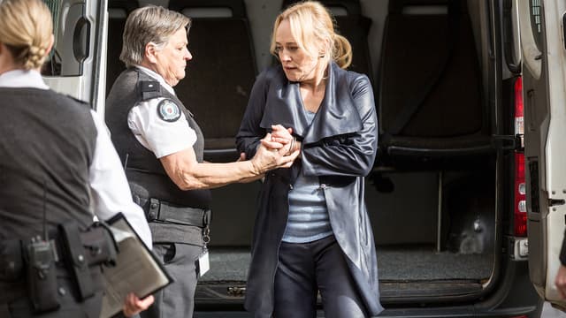 S06:E04 - Winter Is Here