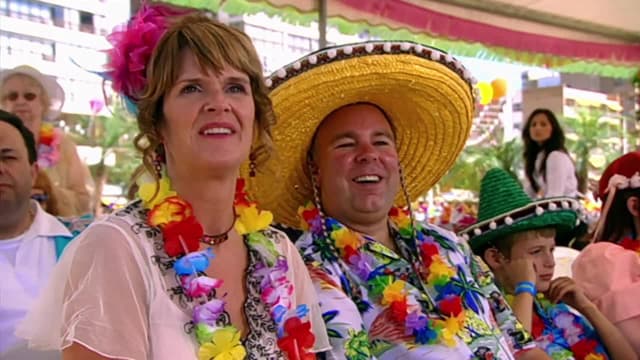 S02:E08 - The Wedding